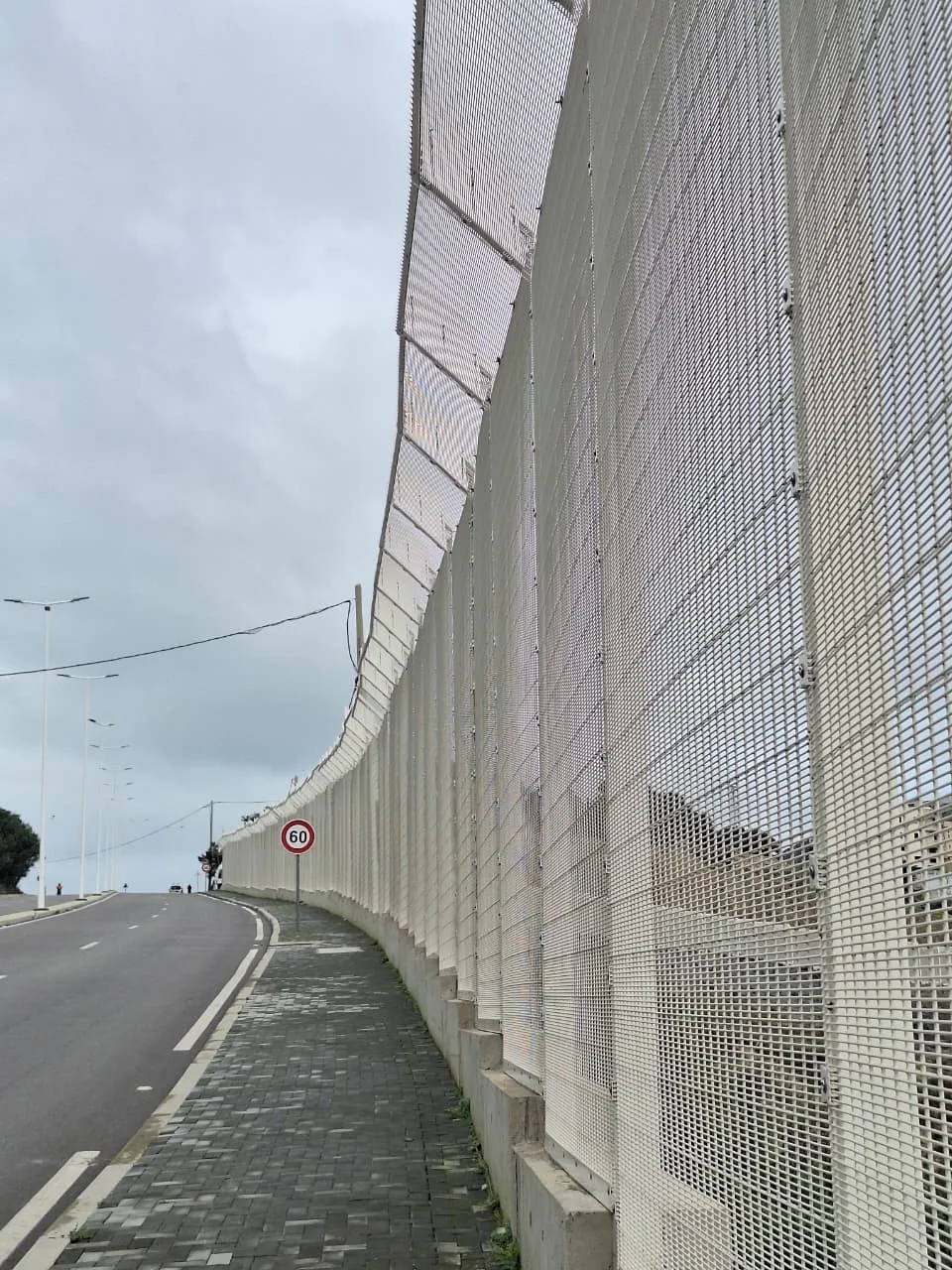Terminal Portuário — Secufence 4/6/4 RAL 9010 Branco com Crista Dentada